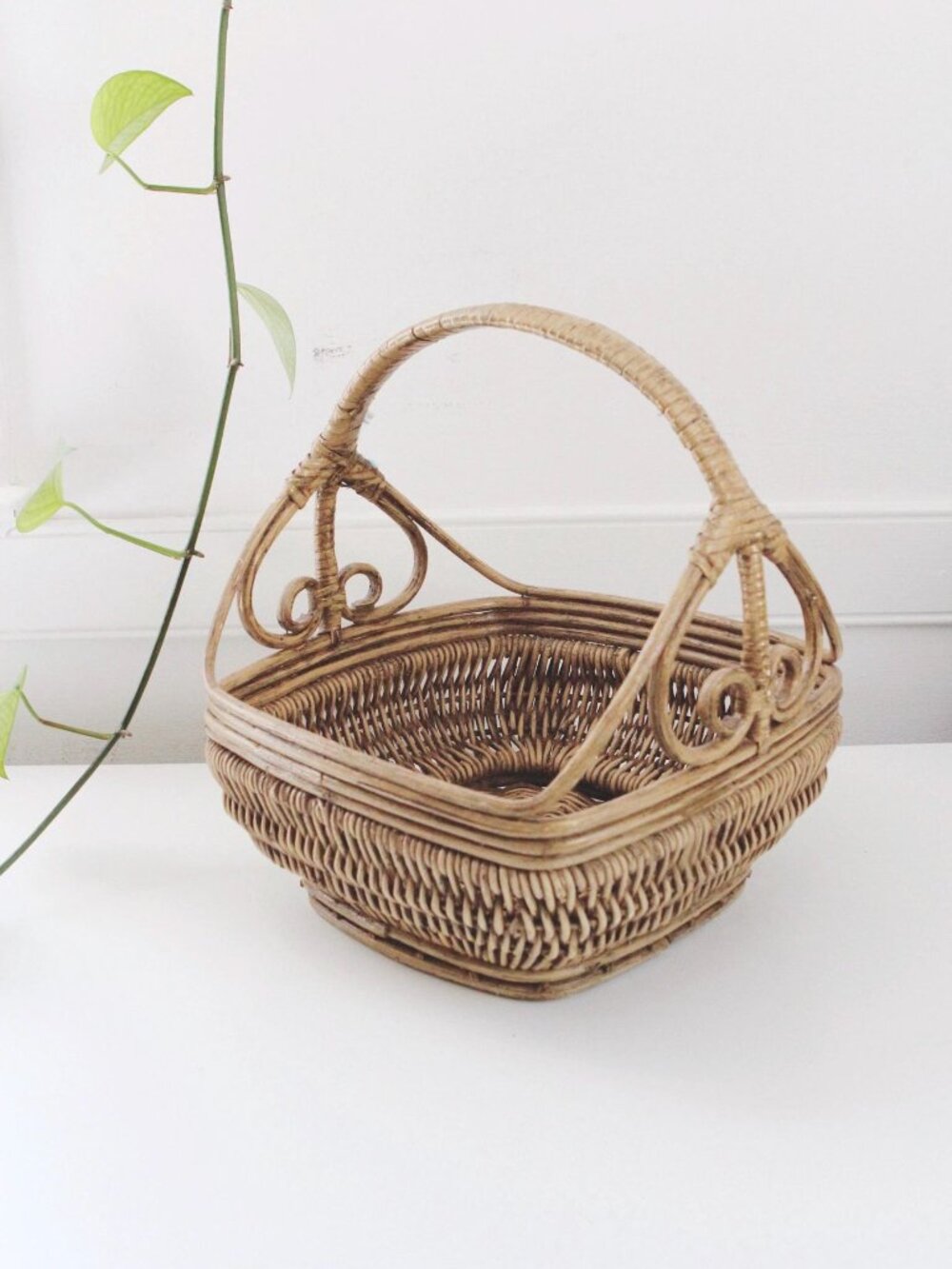 Vintage Woven Wicker Gathering Basket Twisted Handle Farmhouse Cottagecore